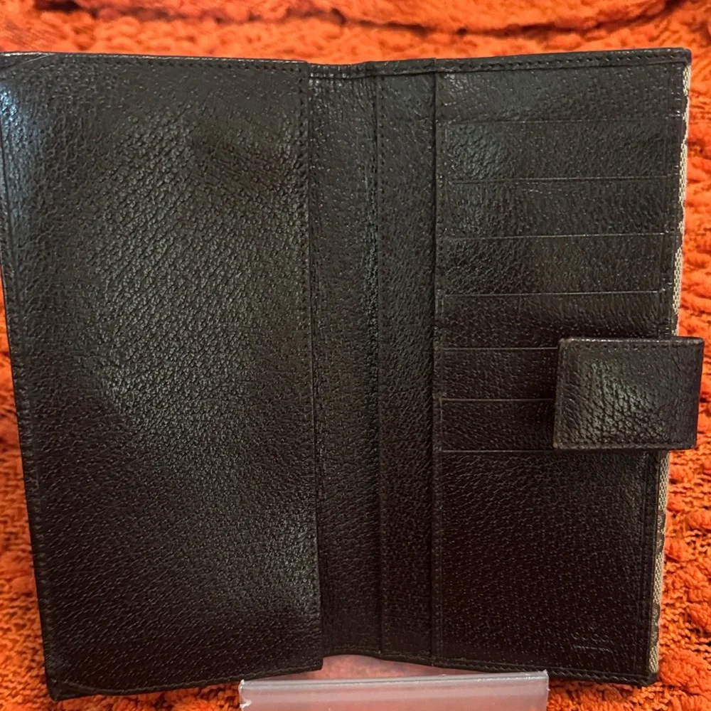 Gucci Tan and Dark Brown Monogram Wallet - Picture 4 of 10